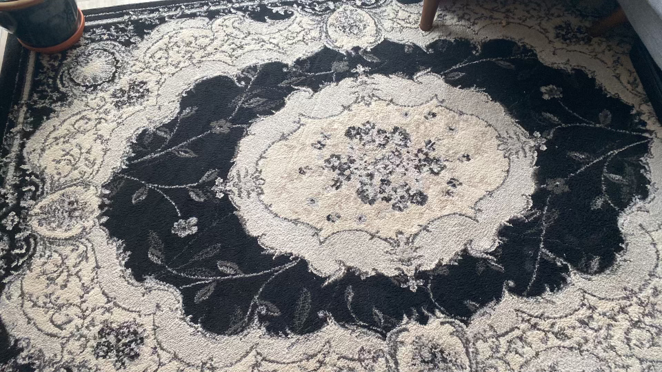 Victoria Style Area Rug image indicator(2)