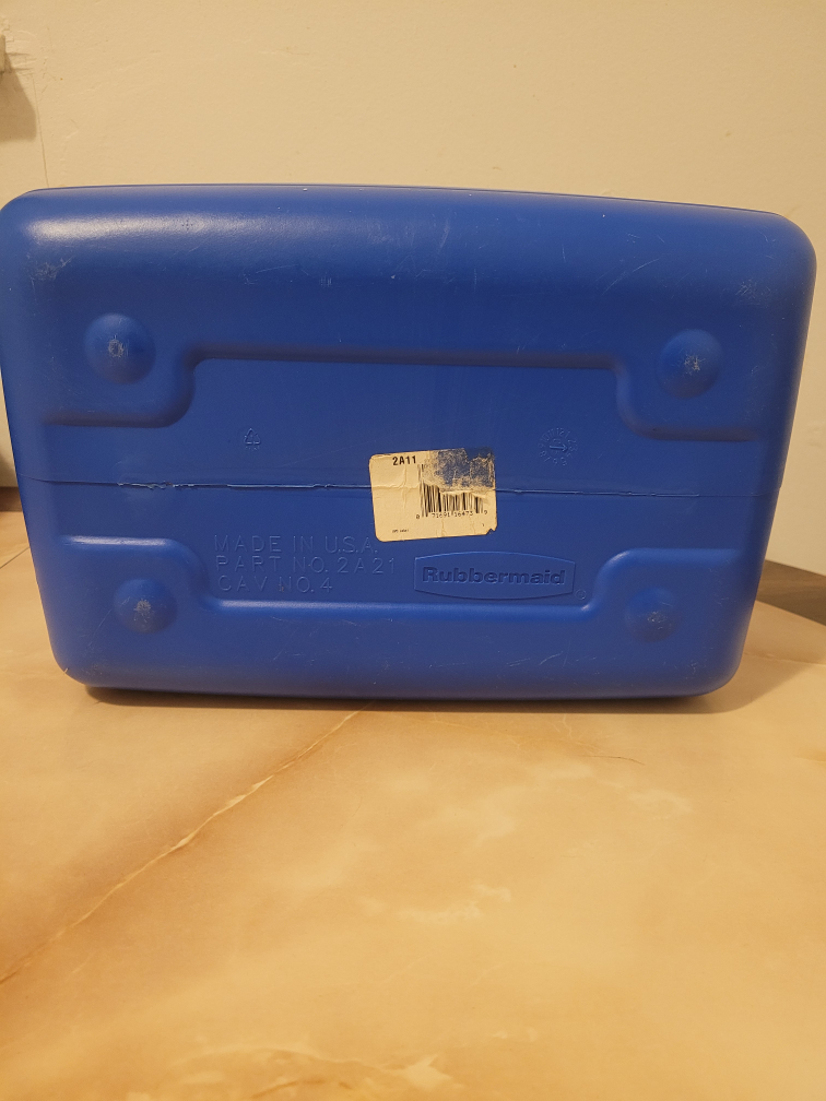 New Rubbermaid Personal Cooler image indicator(3)