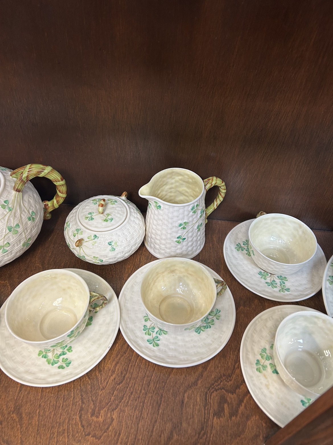 Irish Belleek Shamrock 22 Piece Antique China Tea Set image indicator(2)