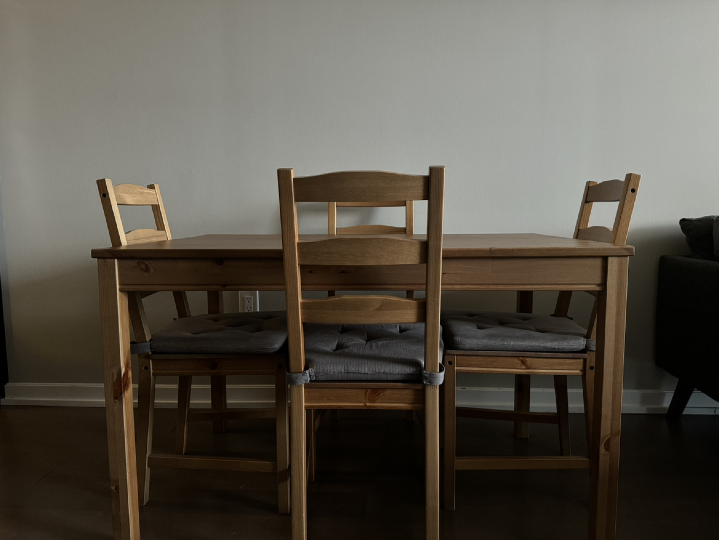 Ikea Dining table & chairs - photo 4