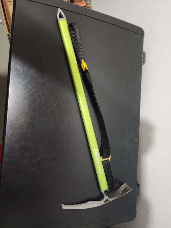 🥕 Black Diamond Raven mountaineering axe thumbnail