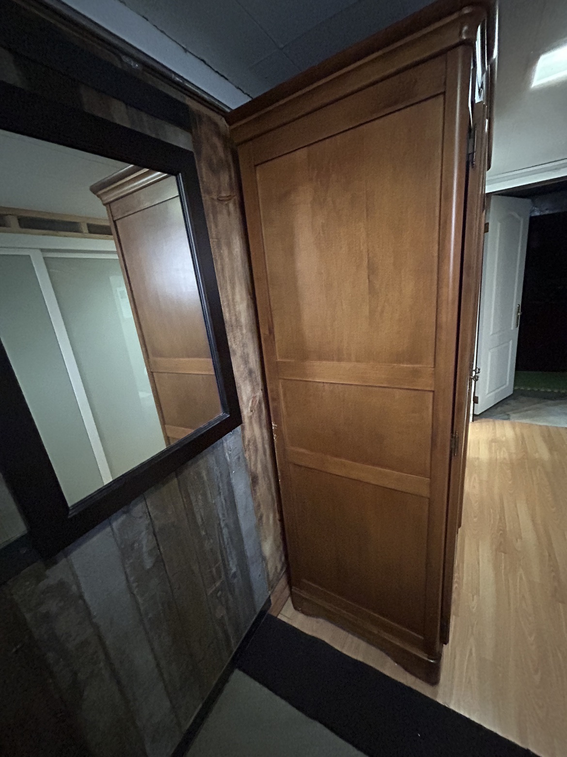 Maple solid wood armoire wardrobe - photo 3