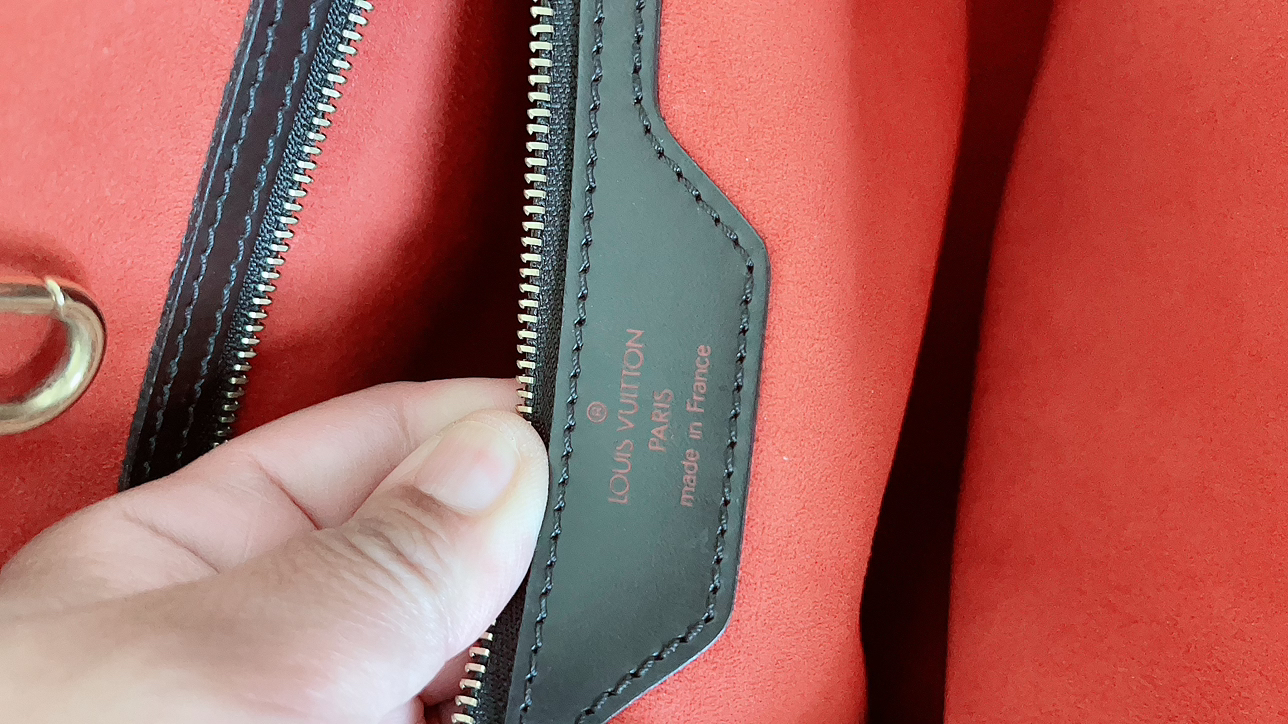 Authentic Louis Vuitton DE Monasque GM image indicator(5)