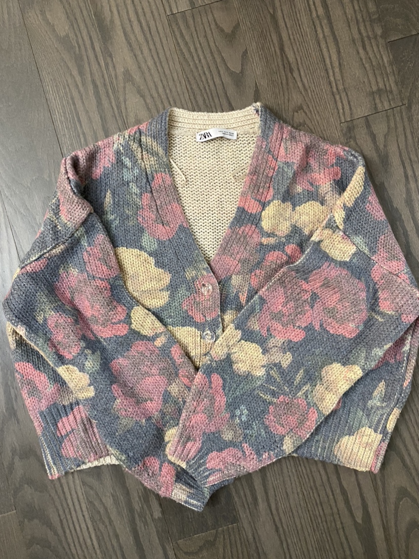 Limited Zara Flower pattern knit sweater