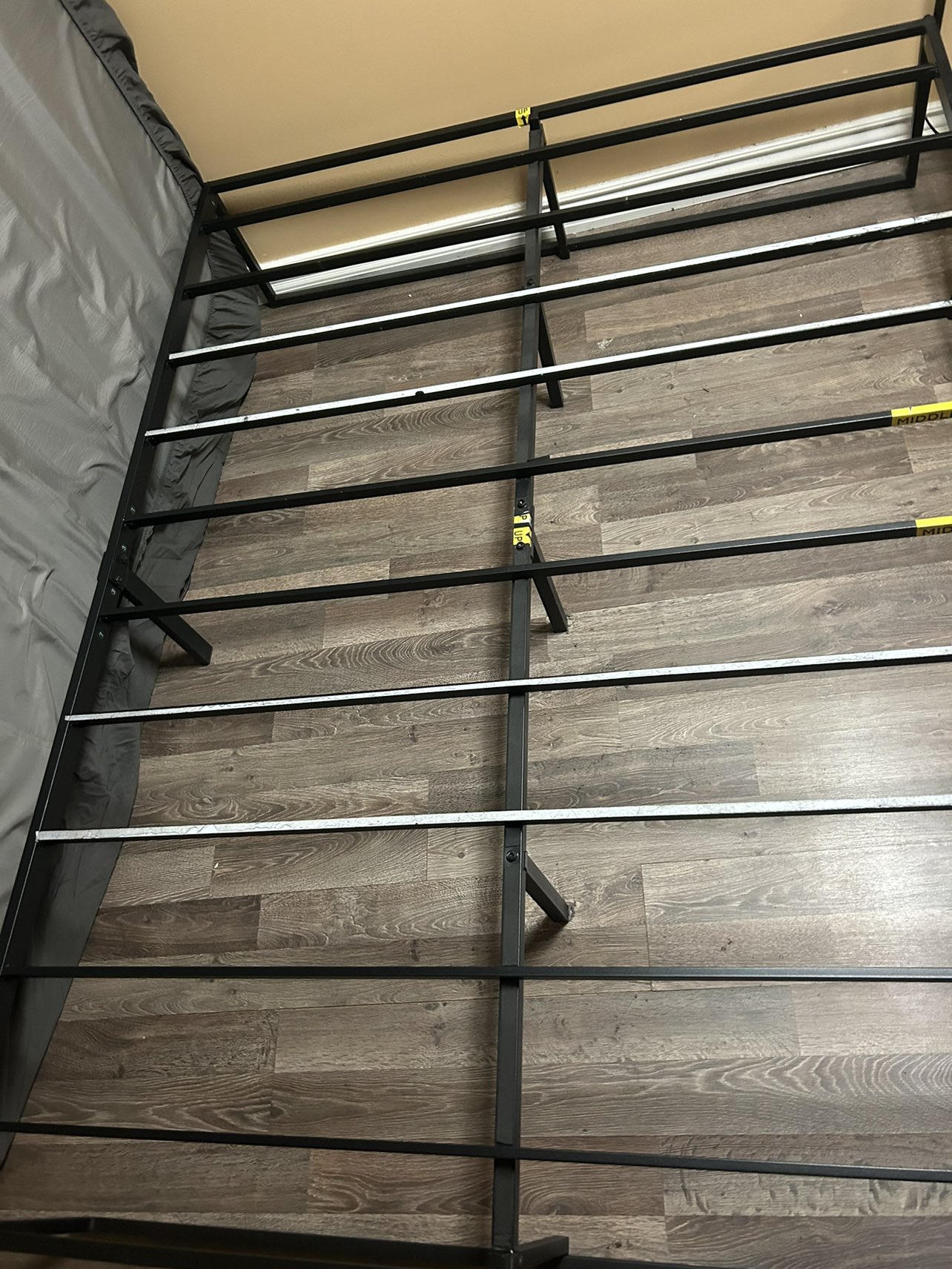 14 inch queen size metal bed frame