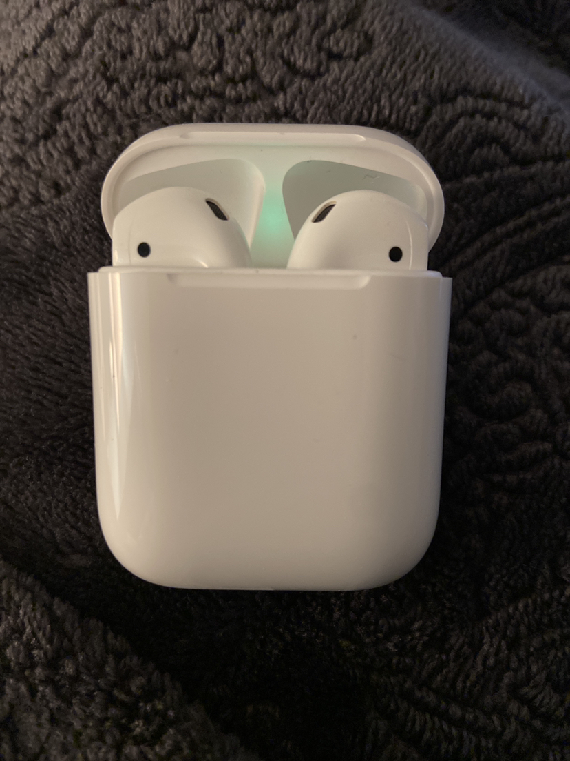 Airpods First Generation with charging case
