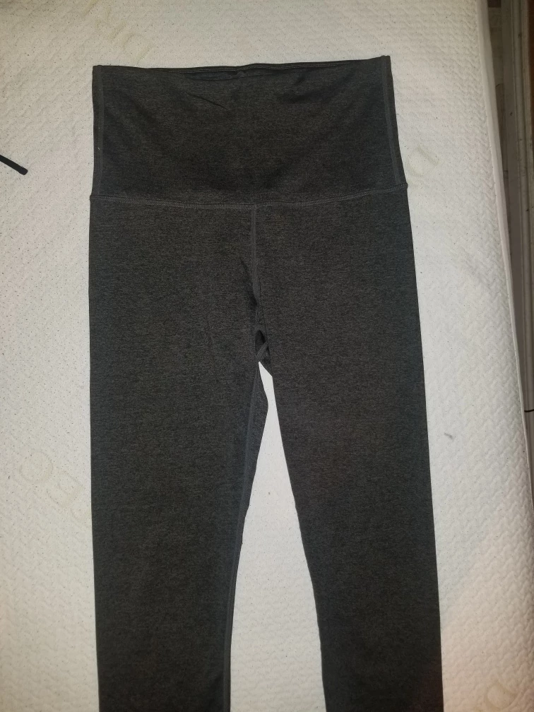 High Rise Capri Leggings Medium thumbnail