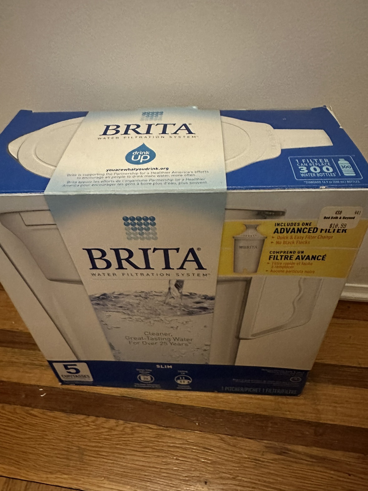 Brita pitcher + 1 unused filter - photo 2