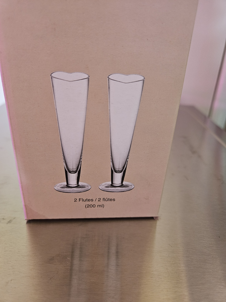 new in box heart champagne flutes - photo 2