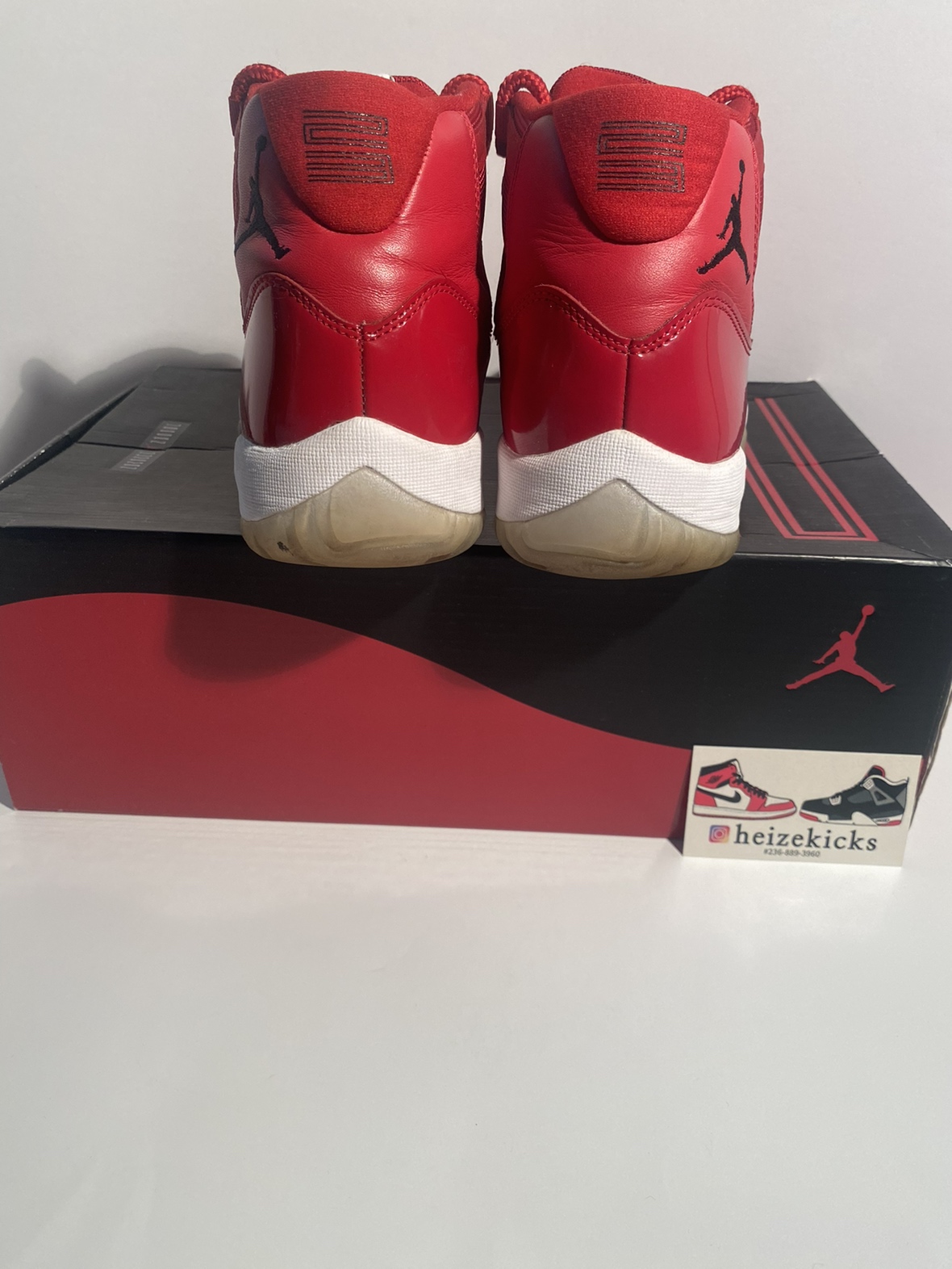 Air Jordan 11 Win Like 96 size 9.5 image indicator(4)