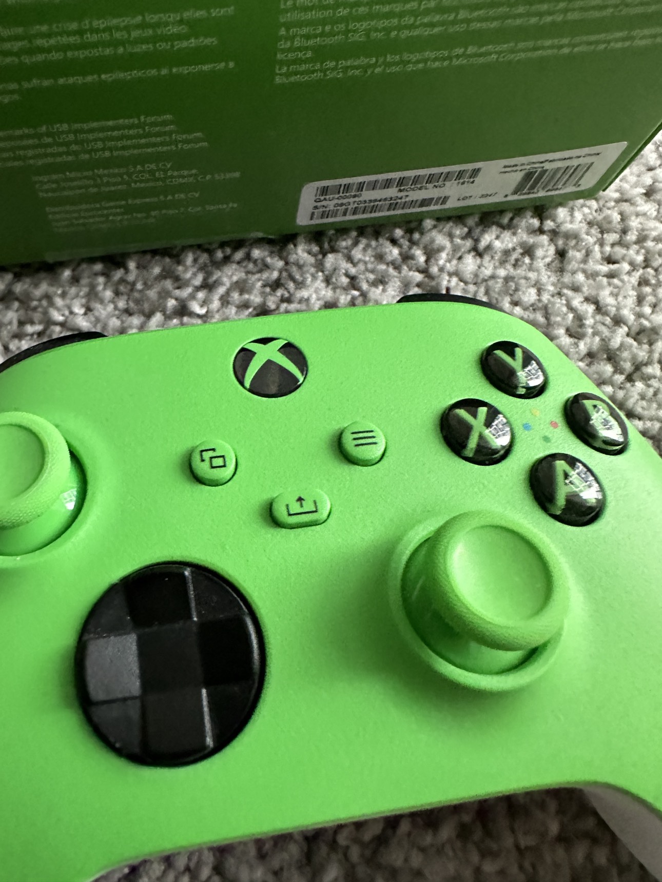 Xbox Wireless Controller – Electric Volt image indicator(2)