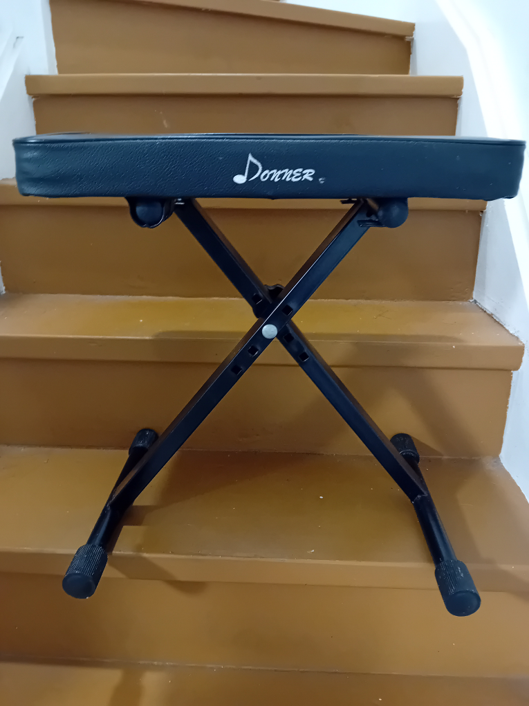 Height adjustable piano ( keyboard )  bench