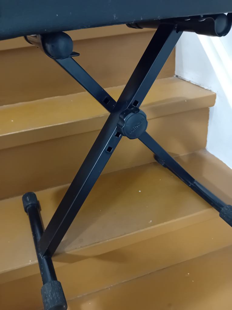 Height adjustable piano ( keyboard )  bench - photo 4