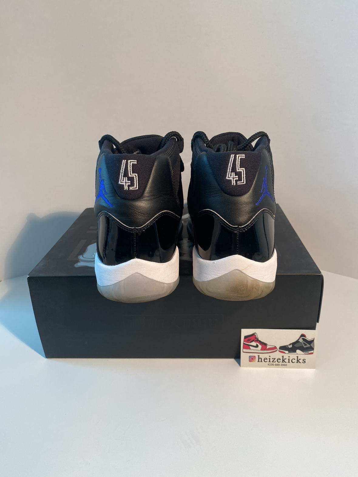 Air Jordan 11 Space Jam image indicator(4)