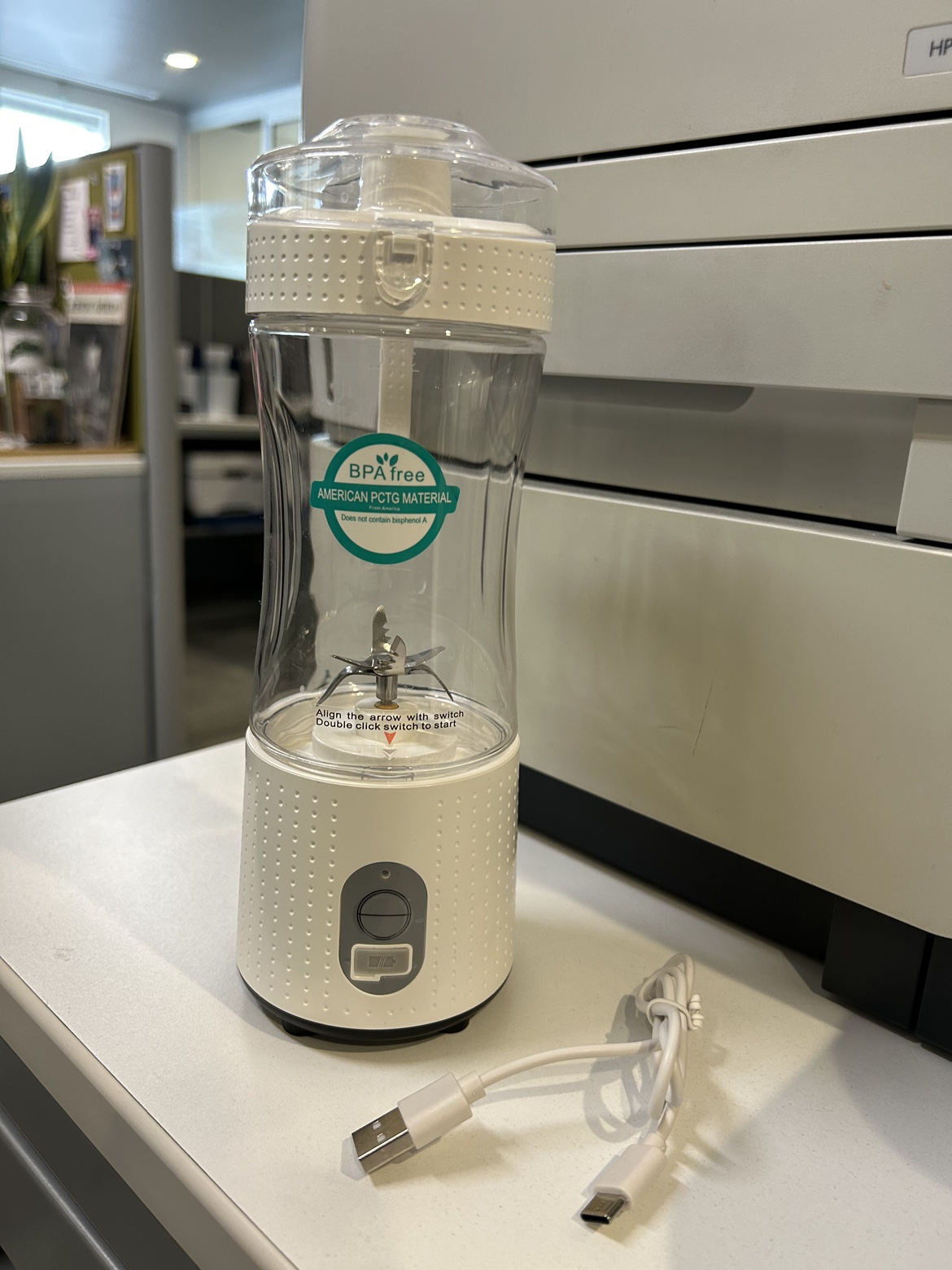 NEW! Portable Personal Smoothie Blender!
