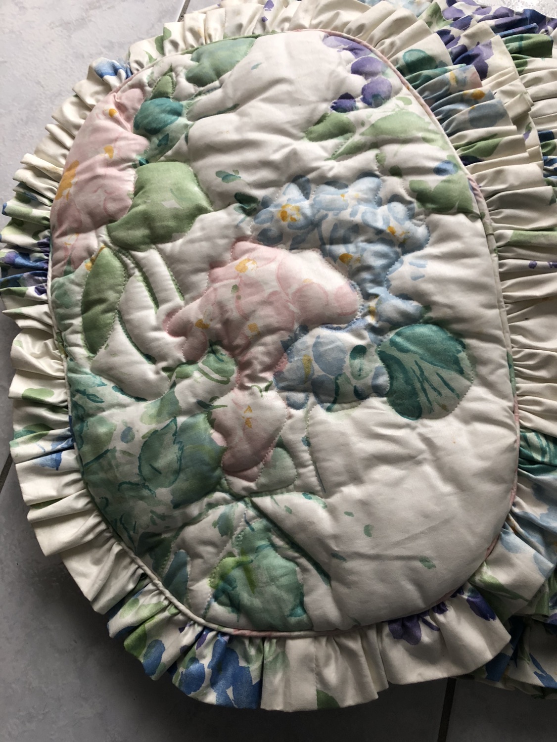 Place mate quilted,ruffled and piped $10 each - photo 3