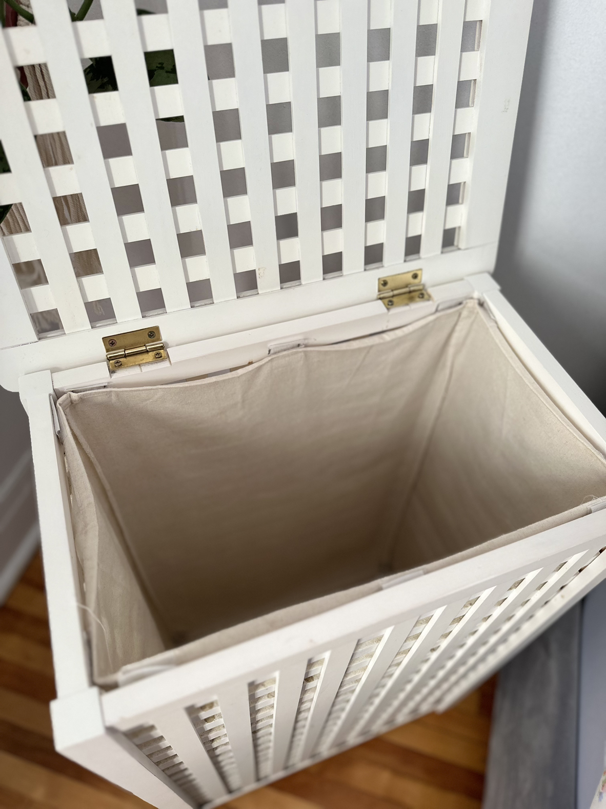 Wooden & Material White Laundry Basket - photo 3