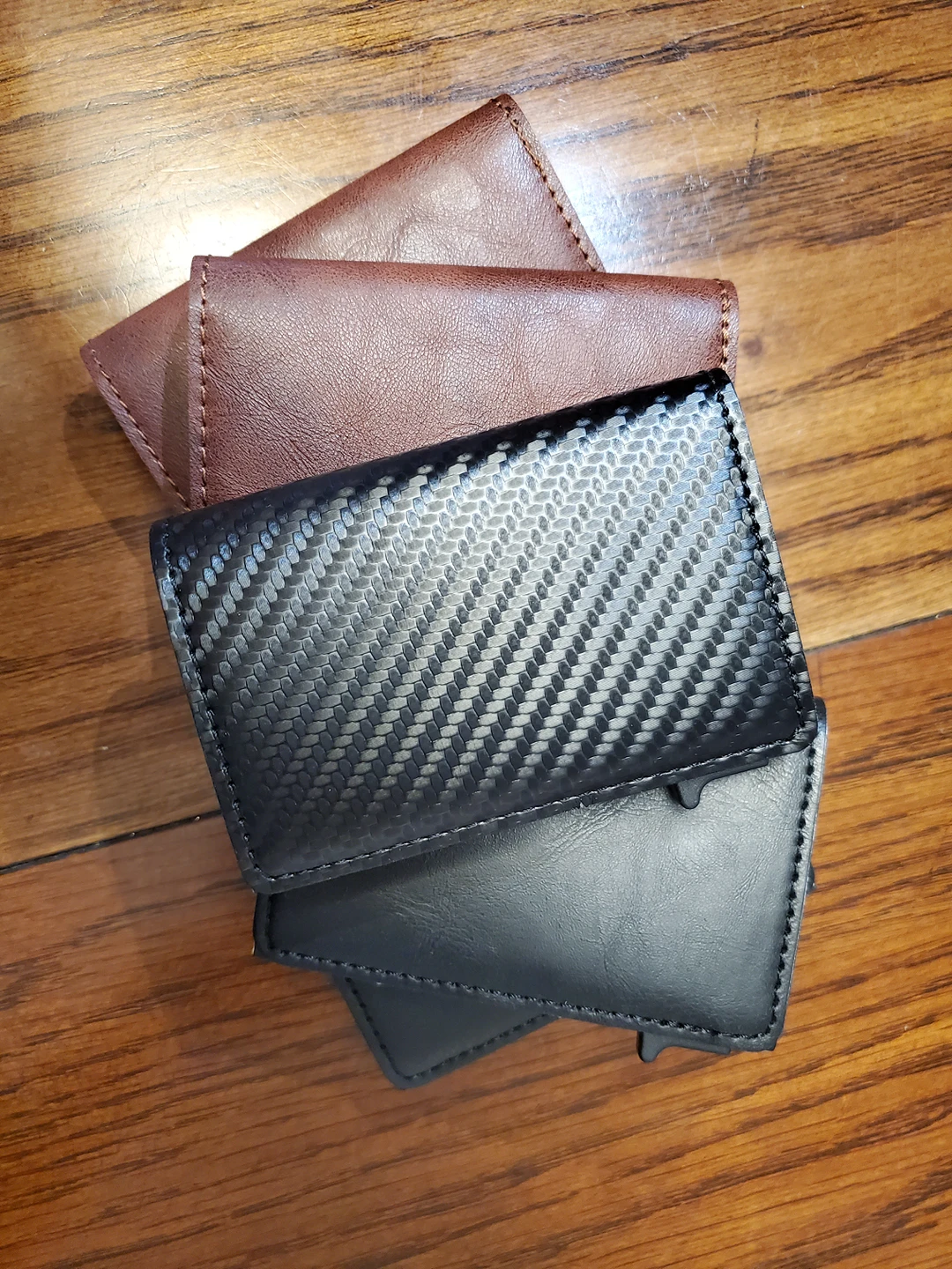 Smart Wallet with Airtag Pocket