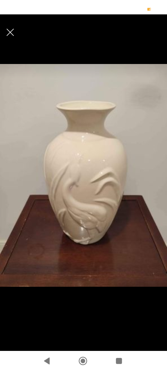 big vase with swan thumbnail