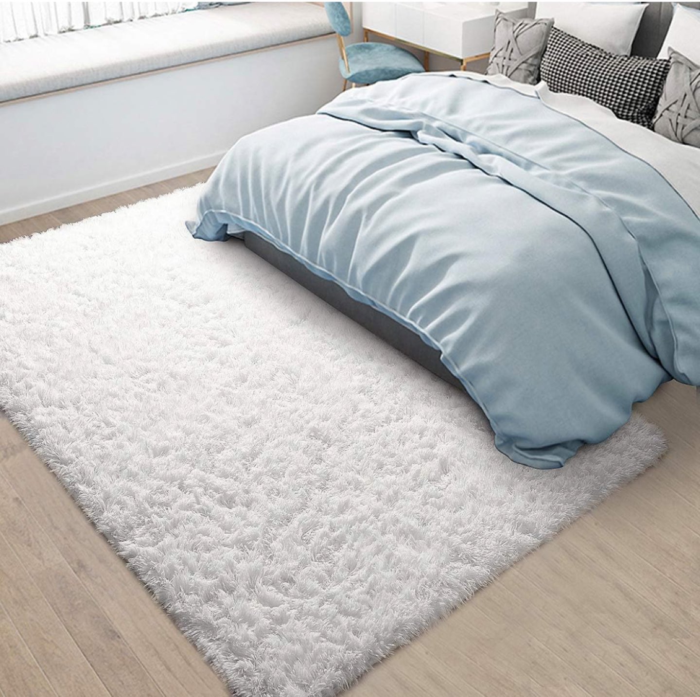 Fluffy white carpet - photo 2
