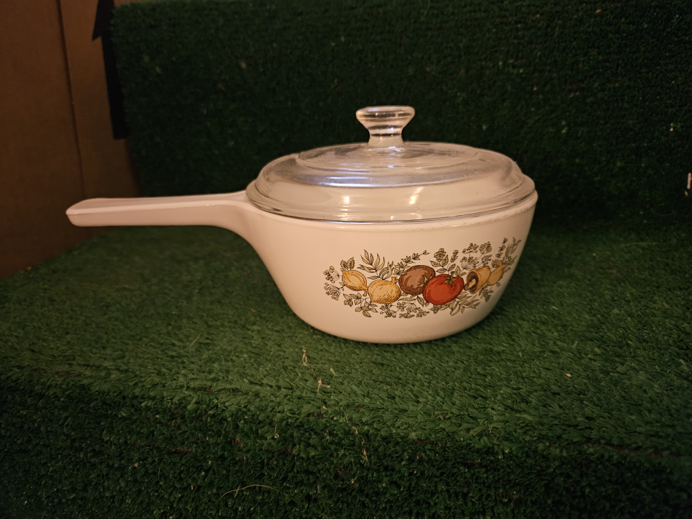 corning wear covered dish🥕 thumbnail