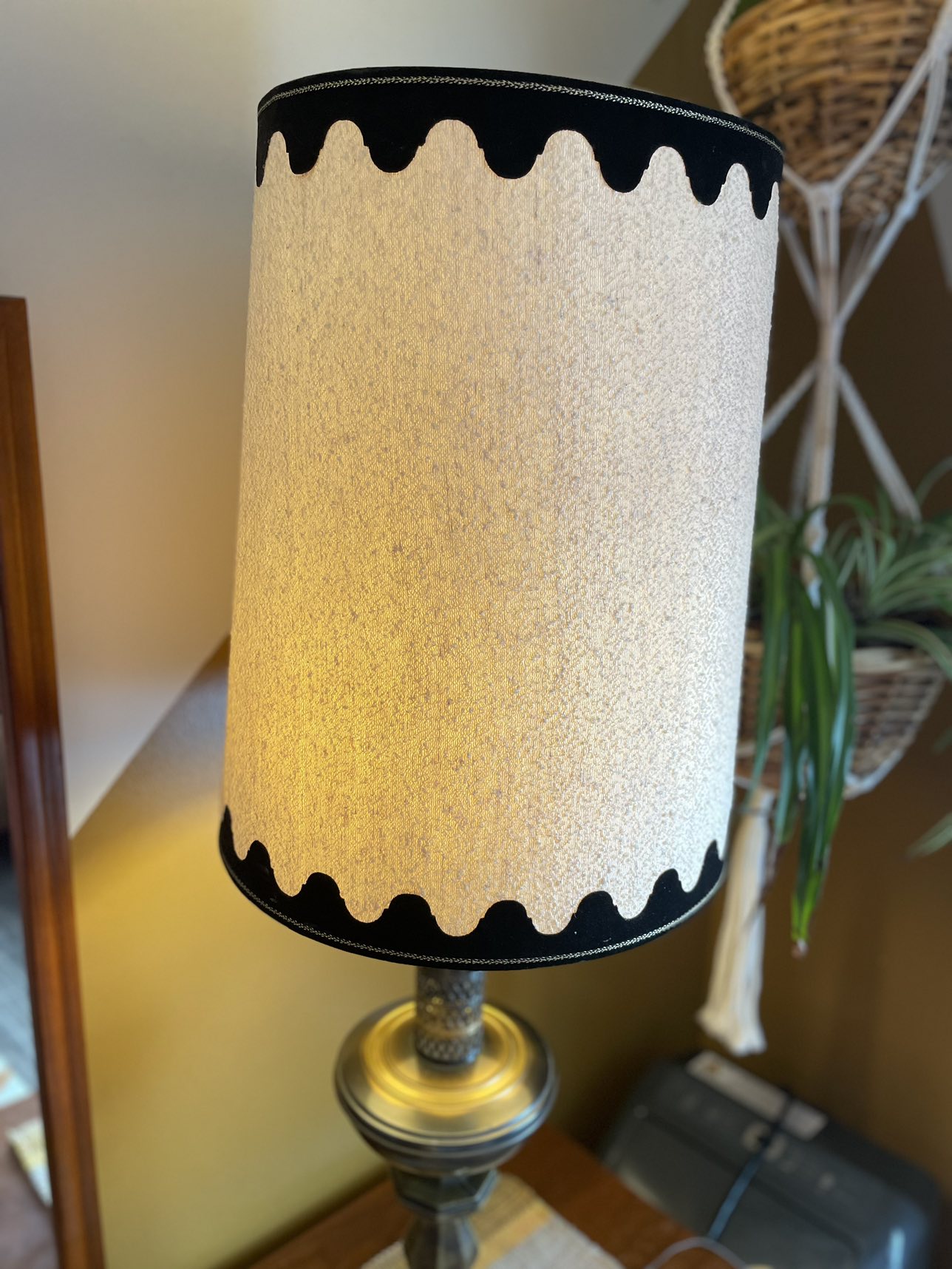 Pair of Vintage faux Brass Lamps w/shades - photo 4
