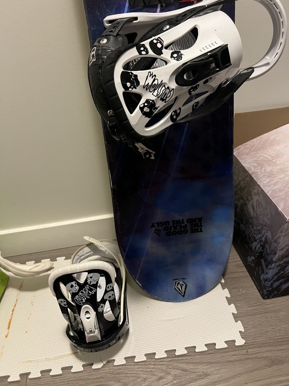 Burton snowboard w Burton bindings image indicator(2)