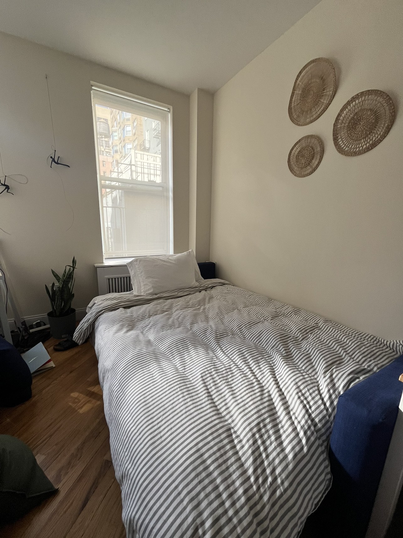 Sofa - bed and storage - photo 5