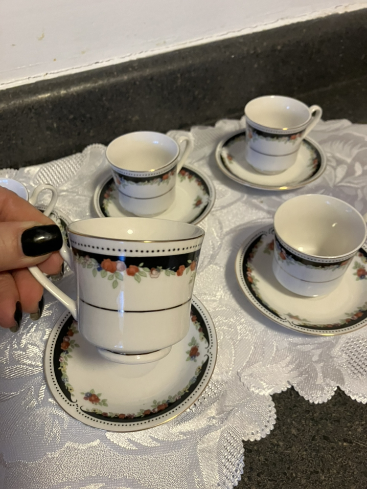 5 espresso coffee cups , 5 plates, S image indicator(4)