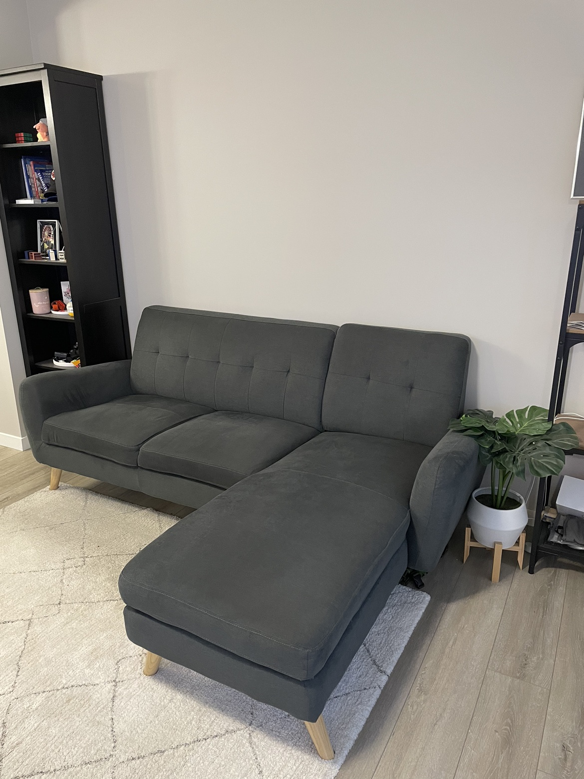 Couch - photo 3