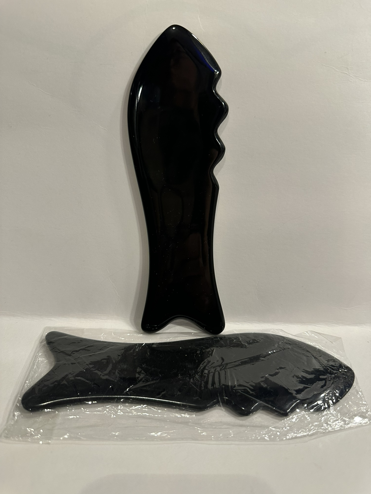 Massage stick Chinese tradition 牛角板刮痧 thumbnail