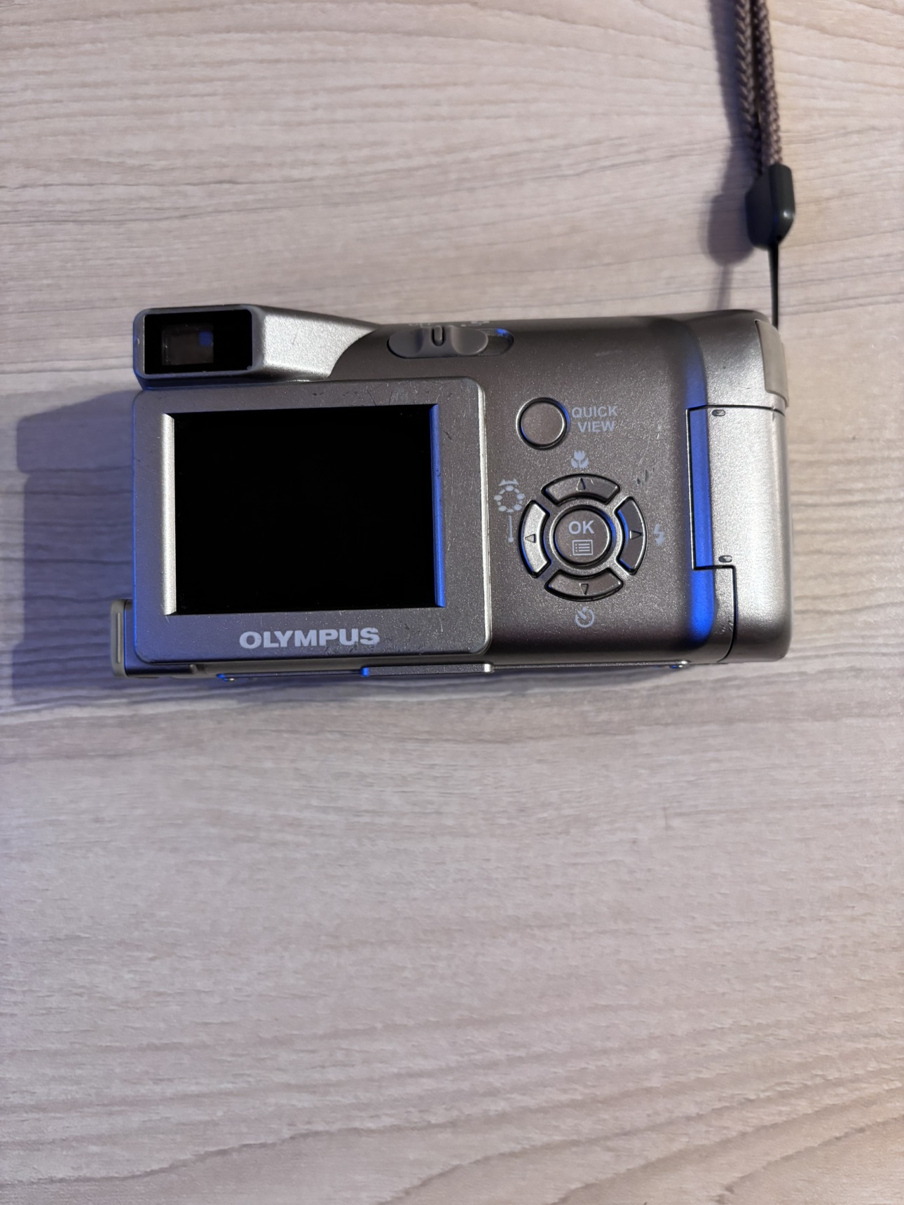 Olympus D-540 Zoom - photo 2