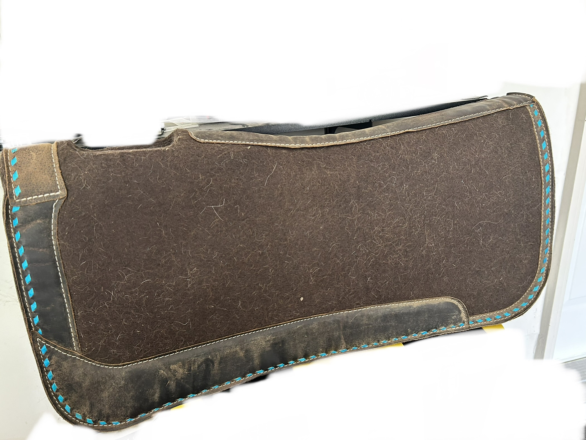 Western Horseback Riding Saddle Pad thumbnail