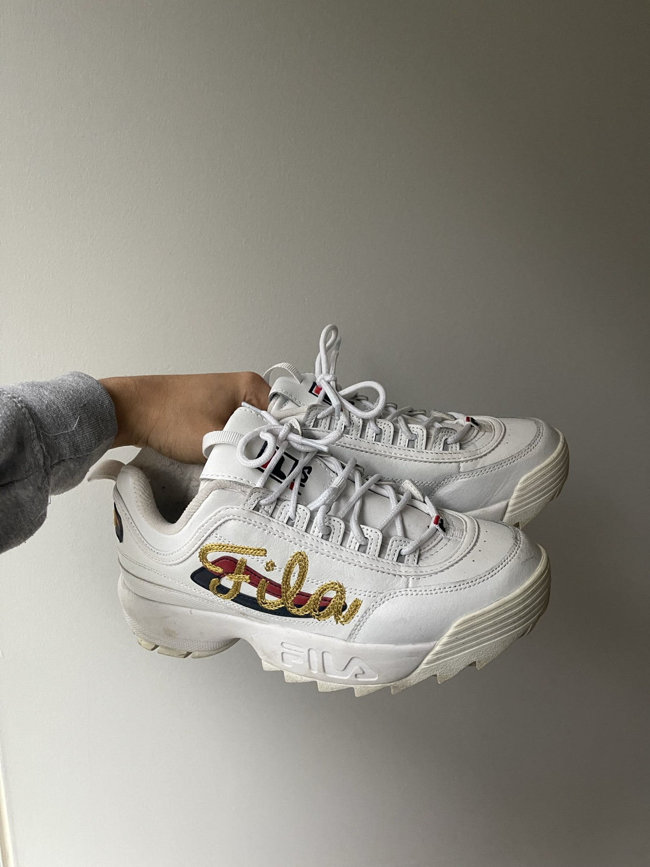 ☁️🤍Fila Disruptor Sneakers 9.5 thumbnail
