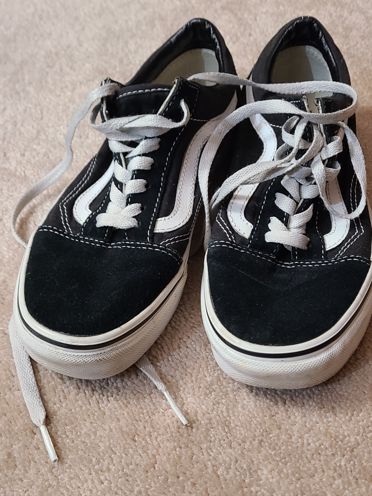 Unisex VAN'S runners Size W7.5/M6.0 image indicator(4)