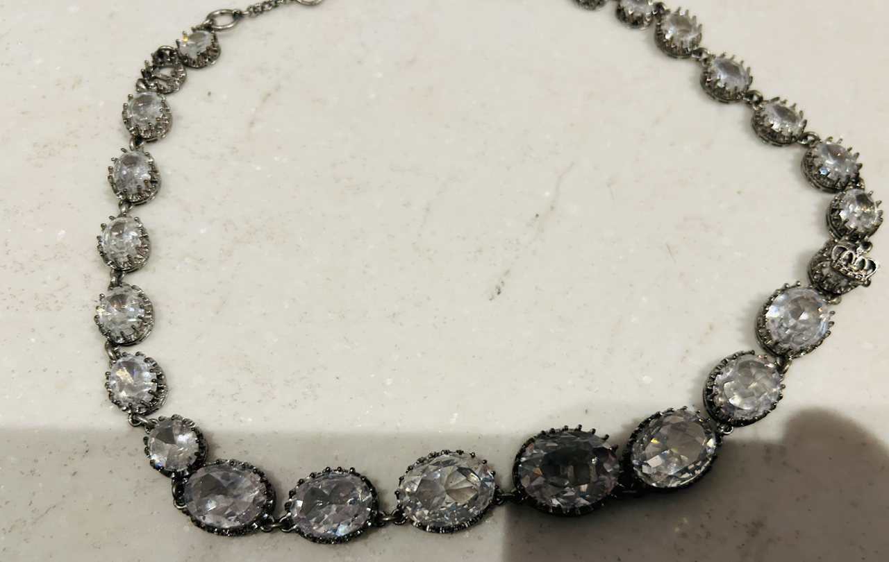 New in box vintage Juicy Couture necklace image indicator(8)