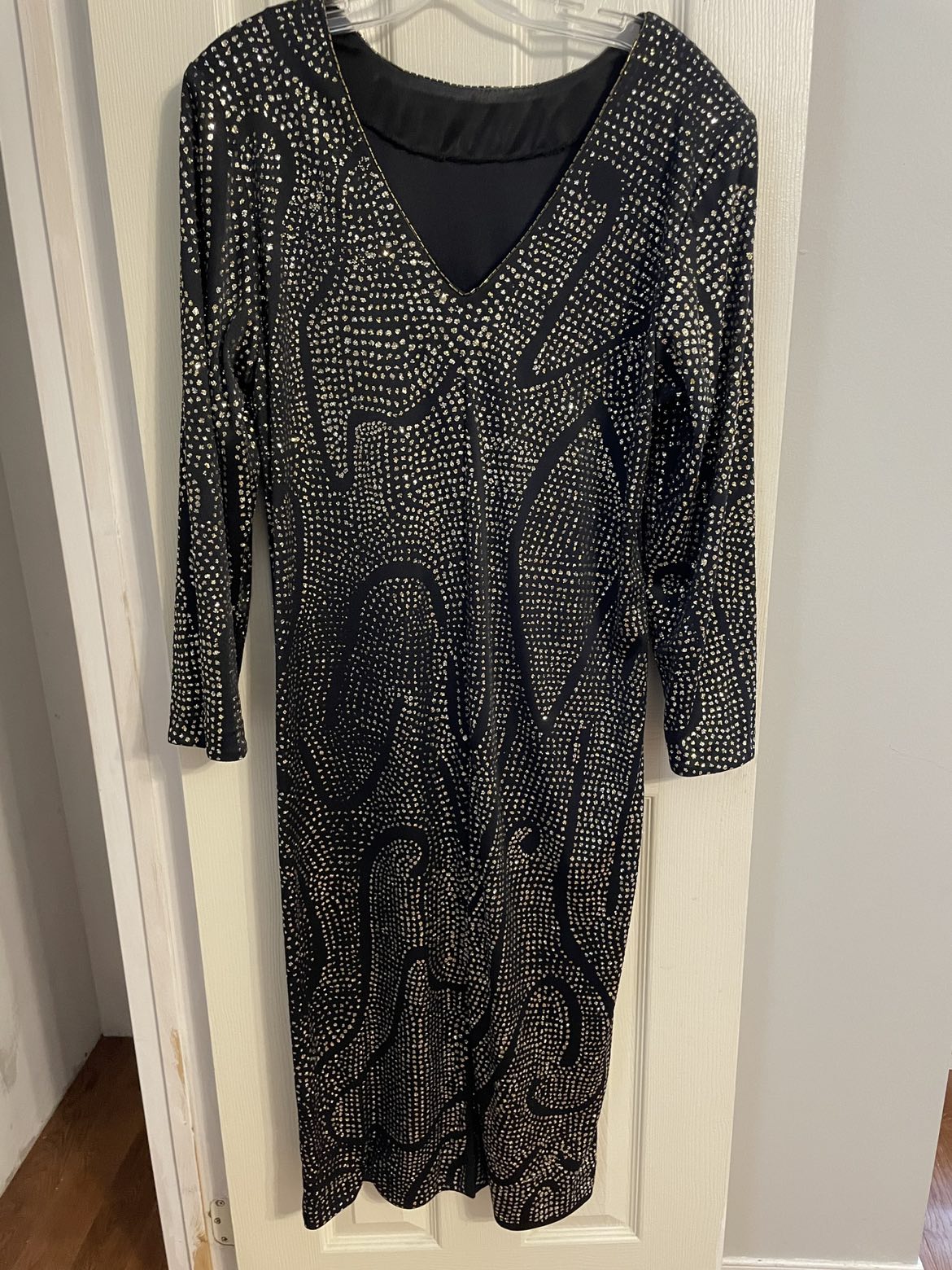 Occasion Dresses (2): gold sequins and silver sparkle image indicator(4)