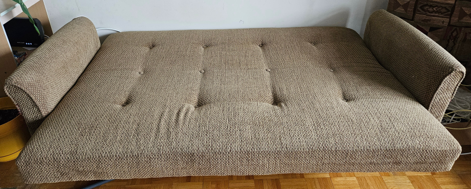 Free foldable couch with storage space inside - photo 2