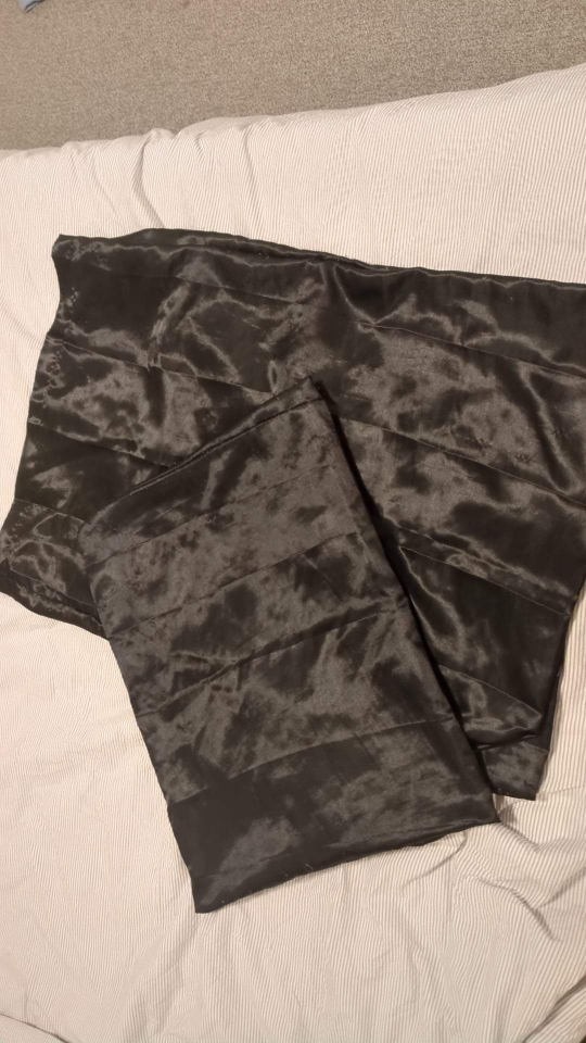 Black pillowcases