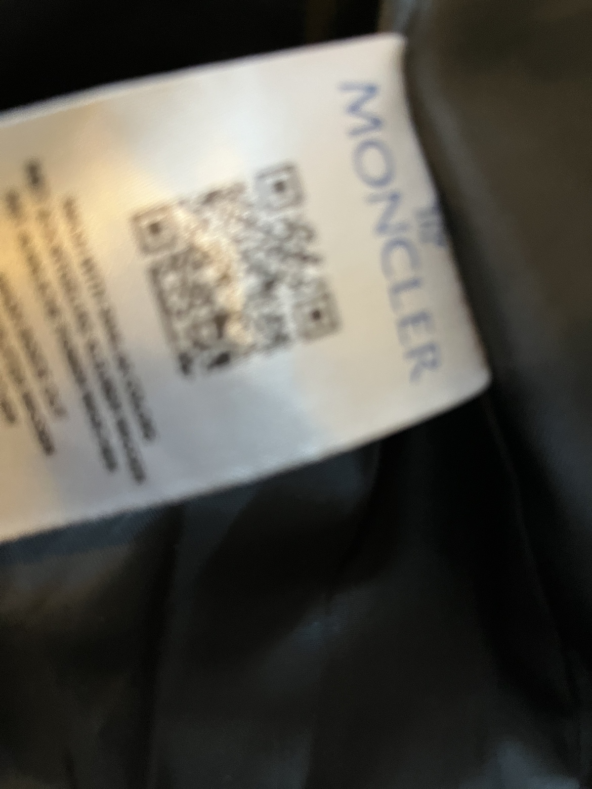 Moncler image indicator(3)