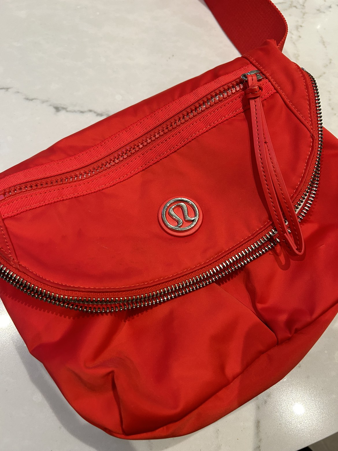 Lululemon crossbody bag - photo 2