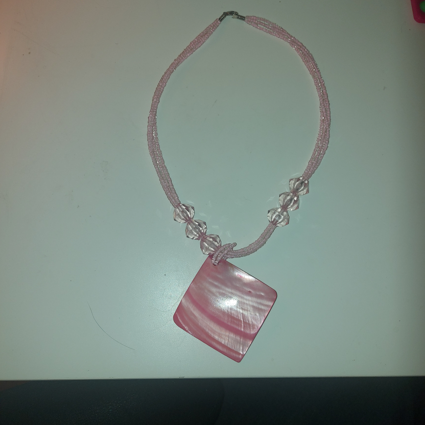 Pretty Pink shell necklace #freecycle image indicator(2)