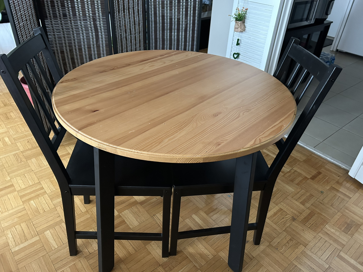 ‼️MOVING OUT SALE ENDS 20/1  HURRY ‼️Dining Table