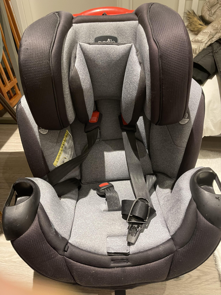 Evenflo car seat - photo 3