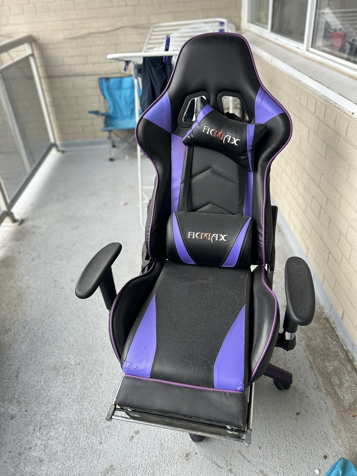 Gaming chair 🥕