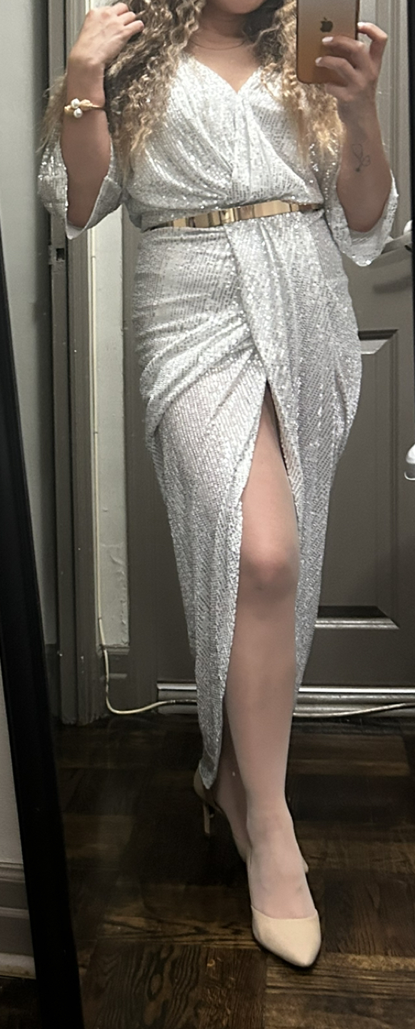 Dress with sequins, Used once, Fits small- large, Negotiable - photo 2