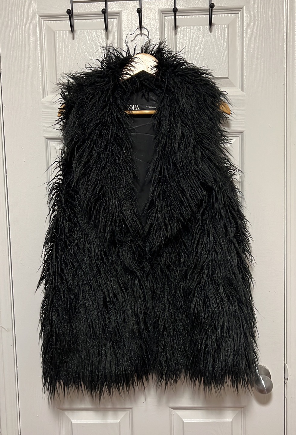 Zara Black Faux Fur Gilet Size Medium thumbnail