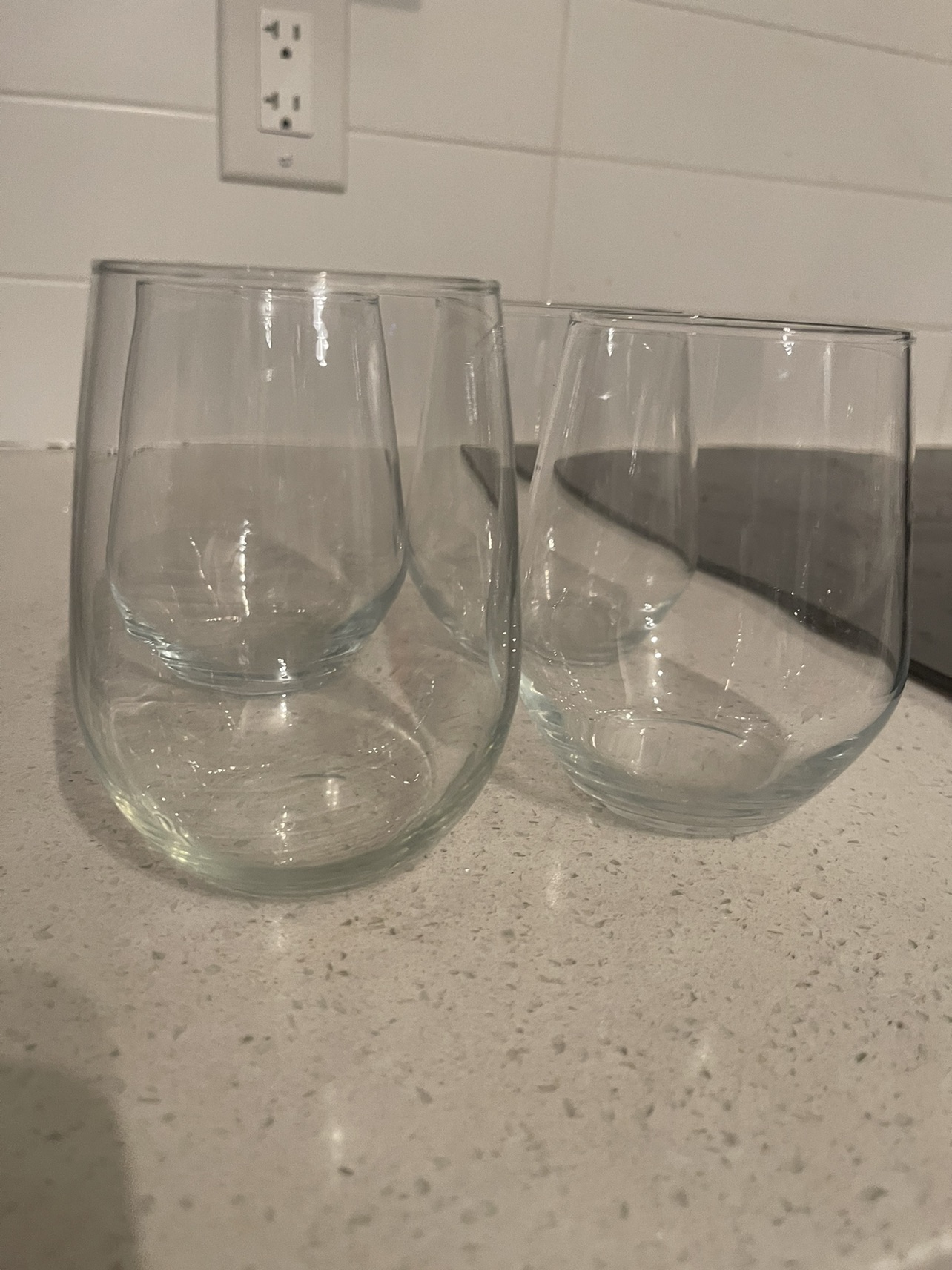 4 modern drinking glasses image indicator(2)