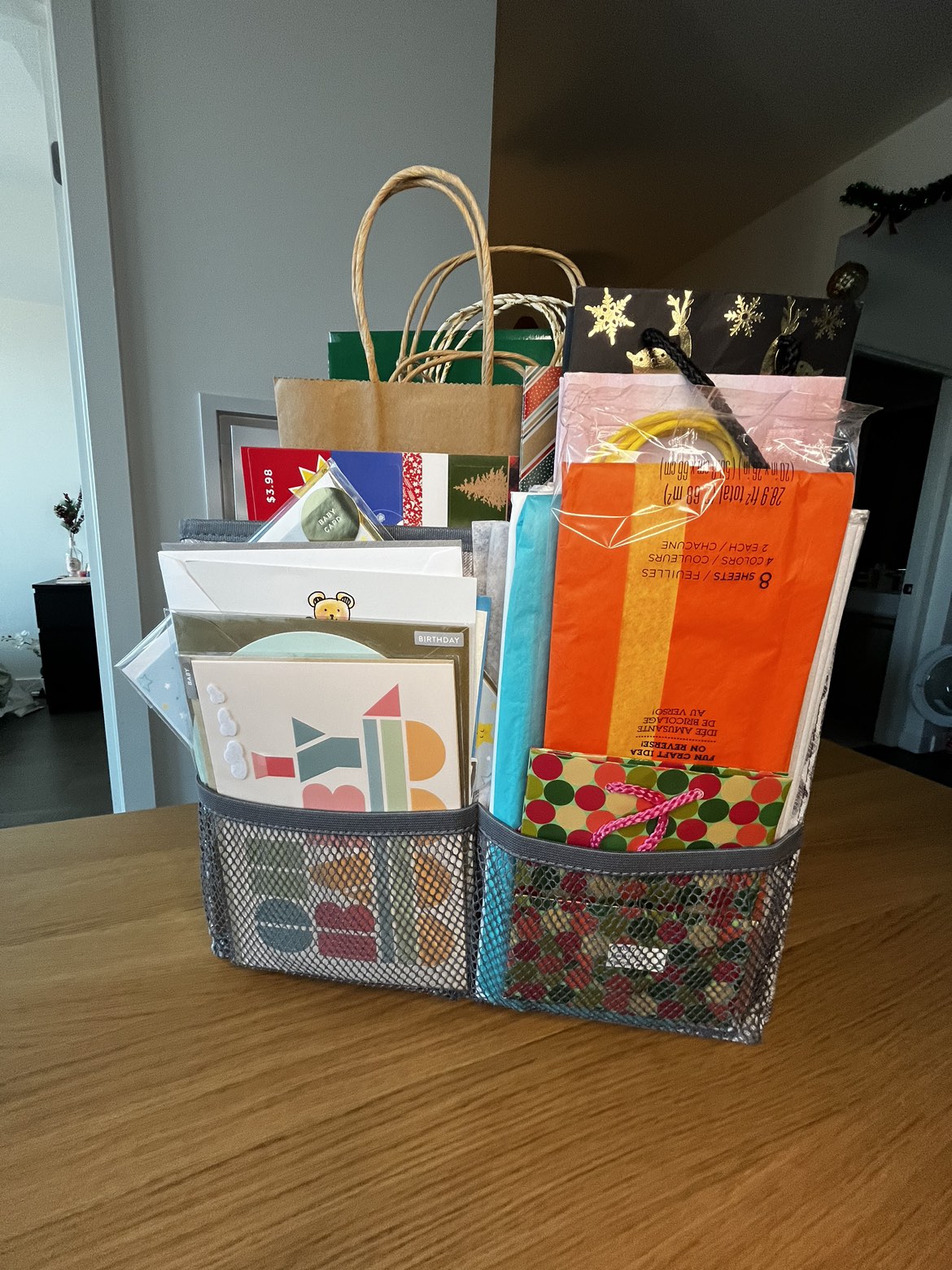Wrapping Paper, bows, gift bags - misc designs - photo 3