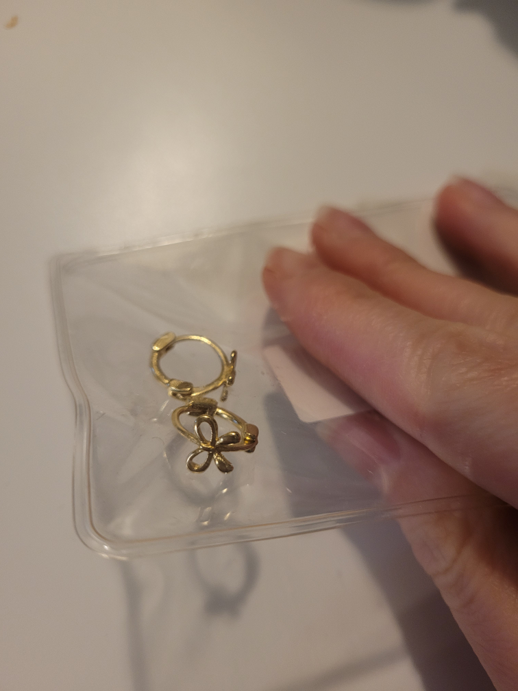 bow knot hoop earrings - photo 3